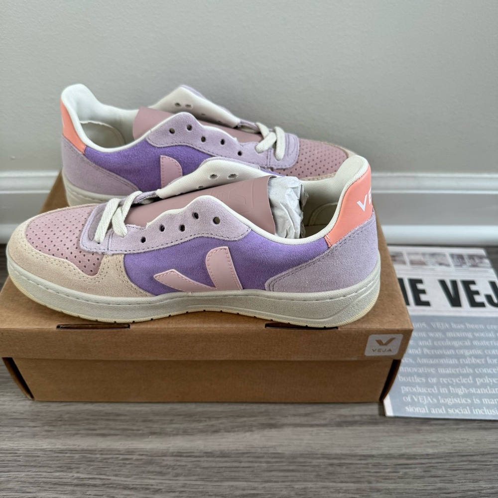 Veja Women's Sneakers in Pink and Purple